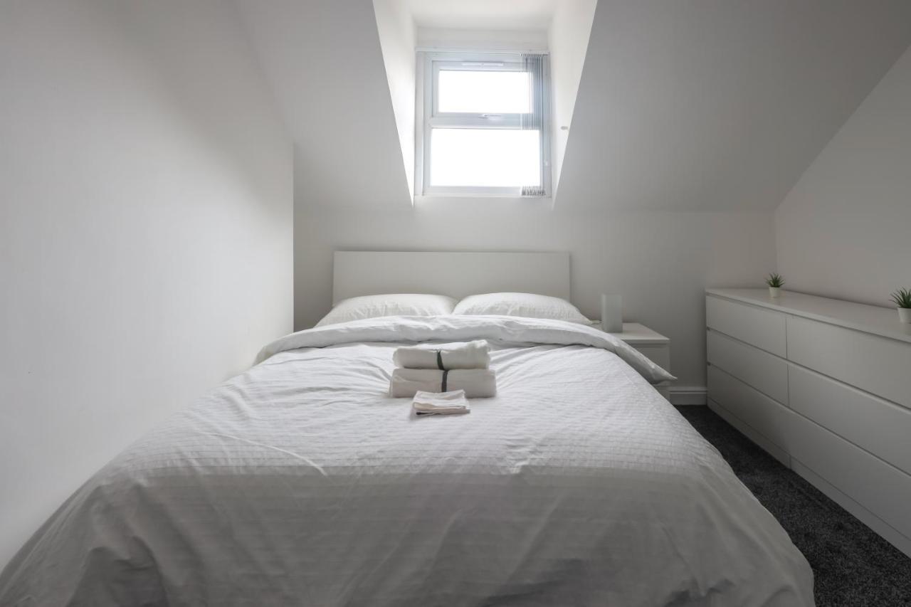 Spacious 4 Bed House In Birmingham, Suitable For Contractors Luaran gambar