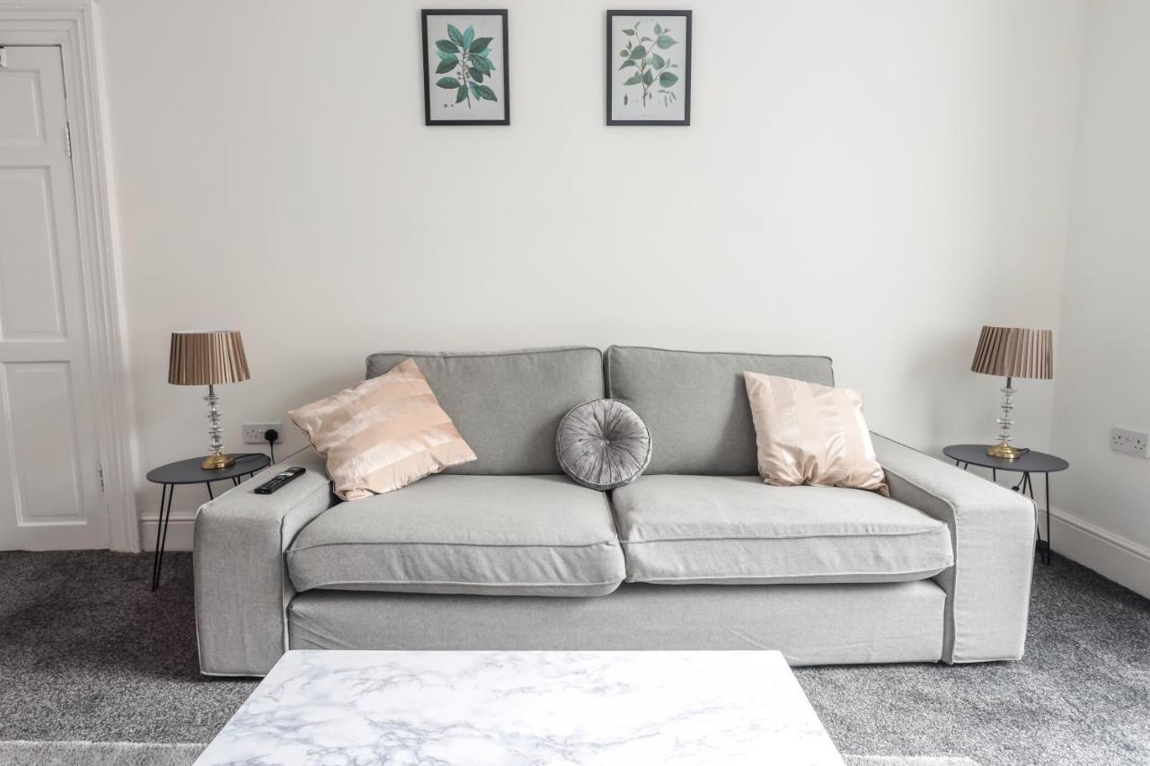 Spacious 4 Bed House In Birmingham, Suitable For Contractors Luaran gambar
