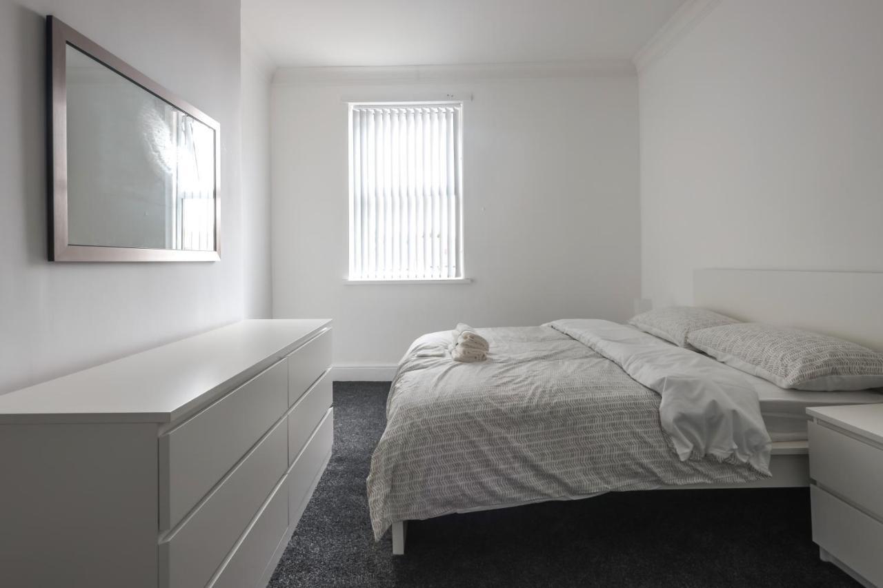 Spacious 4 Bed House In Birmingham, Suitable For Contractors Luaran gambar