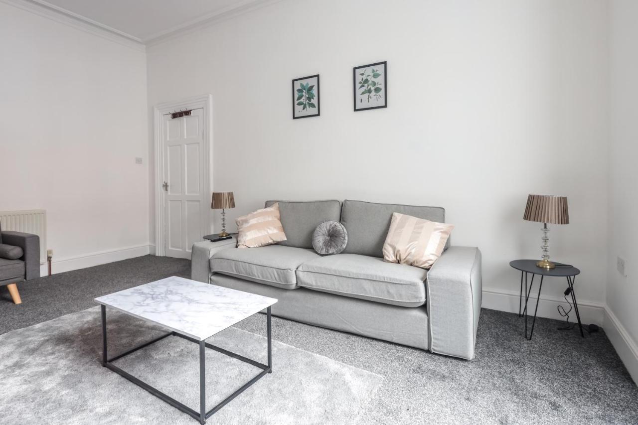 Spacious 4 Bed House In Birmingham, Suitable For Contractors Luaran gambar