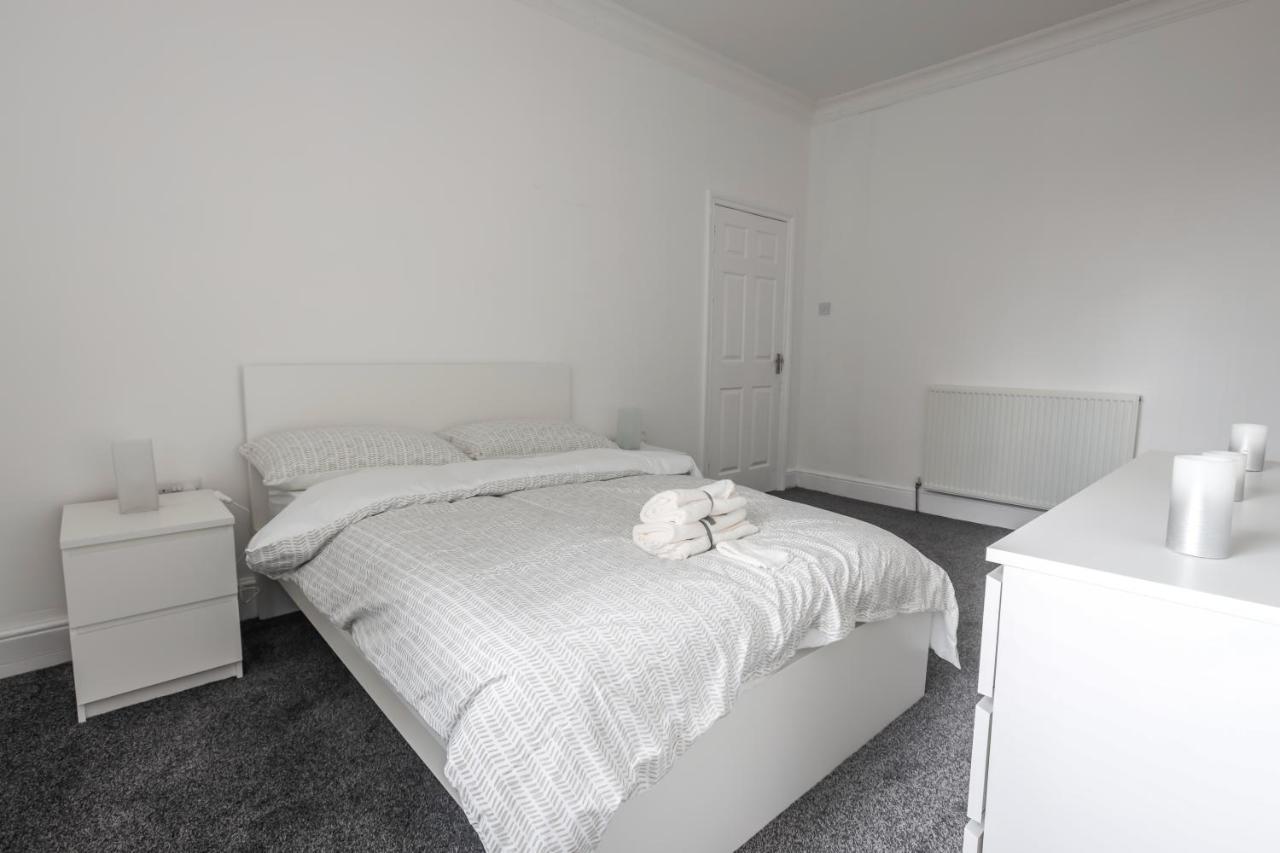 Spacious 4 Bed House In Birmingham, Suitable For Contractors Luaran gambar