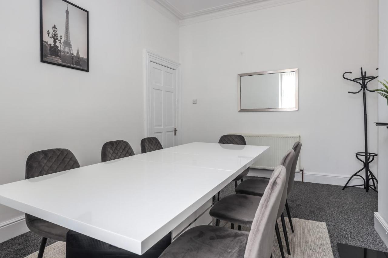 Spacious 4 Bed House In Birmingham, Suitable For Contractors Luaran gambar